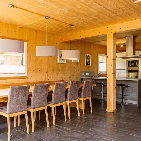 Picturesque Chalet In Sankt Georgen On Ski Slopes シャレー ザンクト・ローレンツェン・オプ・ムーラウ